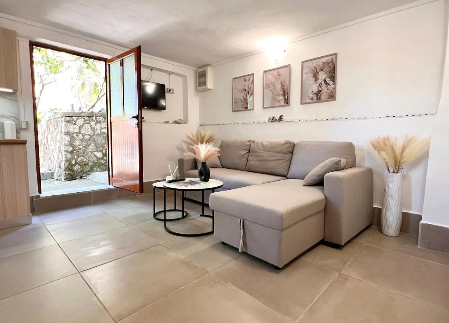 Petra Oliva Apartment Dhërmi Arnavutluk