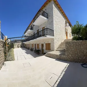  Hotel Luna