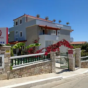 Hotel Augustus, Dhërmi